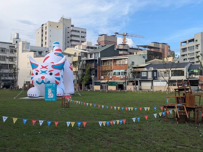 2024台灣文博會9月1日將閉幕，分布於台南各處的文博會吉祥物「巷仔Niau（貓）」成為熱門打卡地標。( 中央社記者王寶兒攝)
