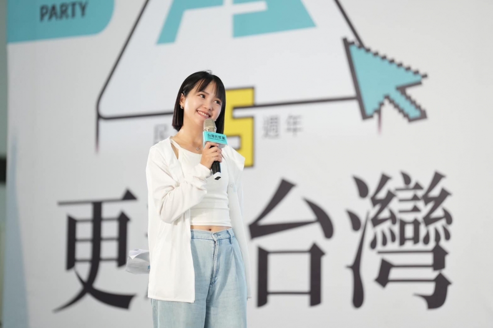 民眾黨發言人吳怡萱23日表示，民眾黨將參與26日「台灣同志遊行」活動，並於27日舉辦「賴政府，搞什麼鬼」活動。（圖擷取自吳怡萱臉書）
