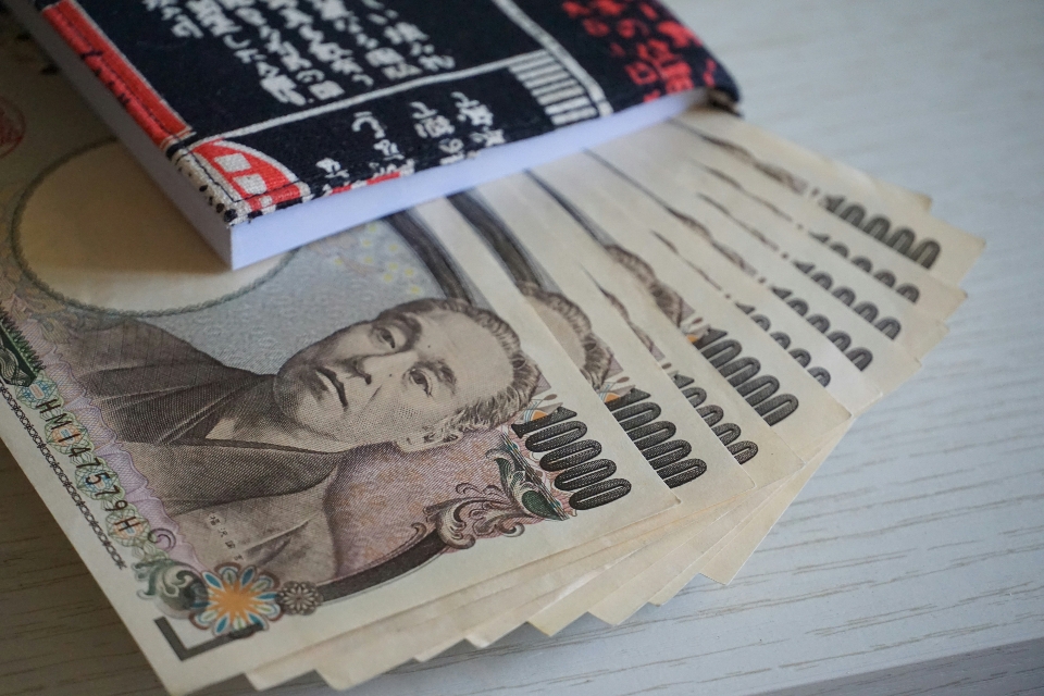 美國大選左右國際股市、貨幣！日圓開出「0.2112」超低價