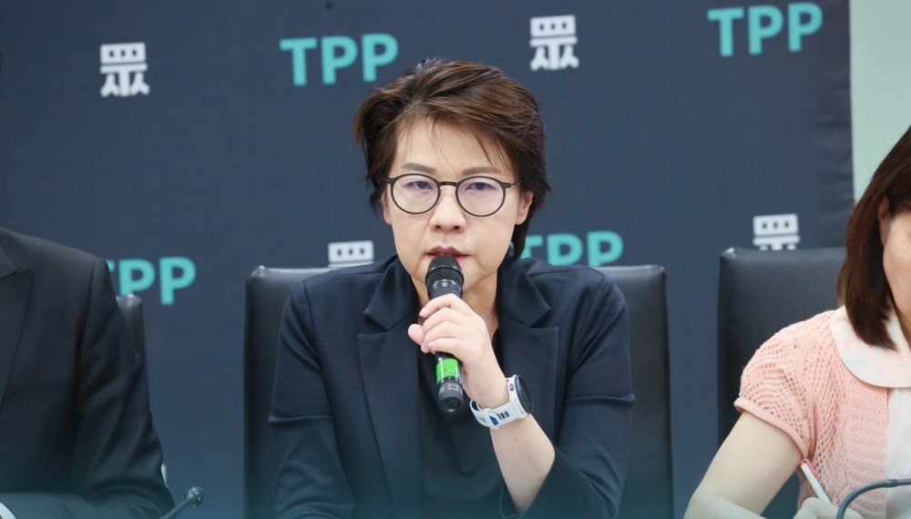 台北地檢署持續偵辦京華城弊案，民眾黨立委黃珊珊今（8）日則證實自己收到傳票，將以證人身分下午時赴廉政署作證。（圖源：黃珊珊Facebook）