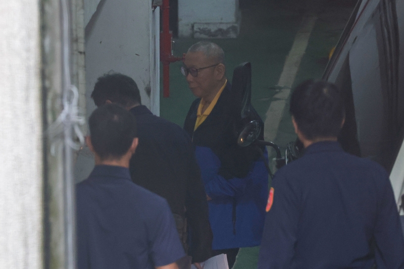 羅智強直指，Taiwan Plus在「打貪專題」中以柯文哲上銬為首圖，卻對綠營弊案隻字不提。圖為13日柯文哲光頭現身，引發關注。（中央社提供）