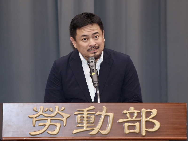 不分區立委洪申翰因勞動部霸凌案，火速接任勞長一職。（中央社提供）