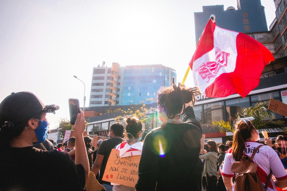 2021年利馬針對臨時總統梅里諾的抗議活動（來源：Photo by Alvaro Palacios on Unsplash）