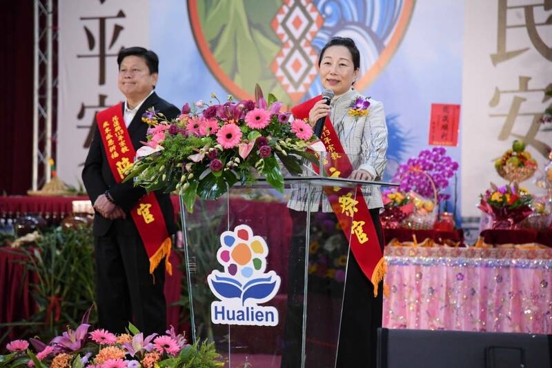 傅崐萁夫婦，花蓮縣長徐榛蔚（右）、國民黨立委傅崐萁（左）。圖／中央社