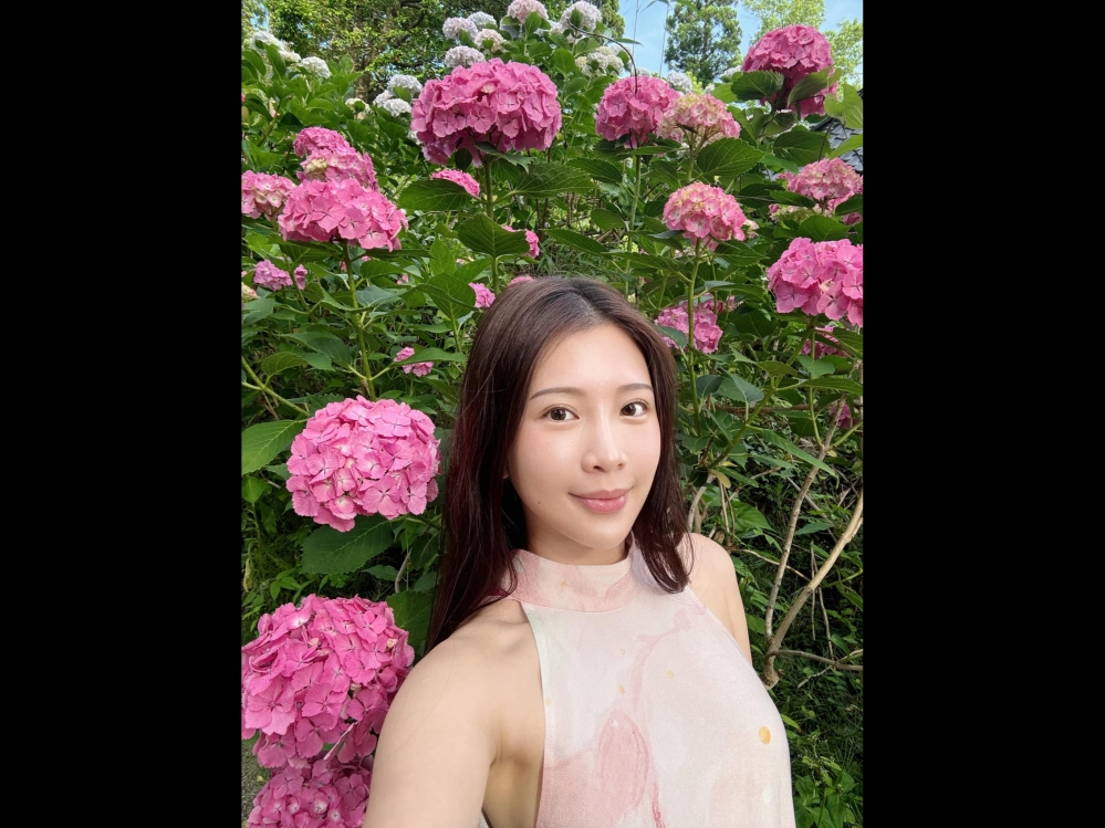 原名鄭家純、藝名雞排妹的鄭采勻，提告陳沂涉嫌違反個資法，陳沂獲不起訴處分。（圖擷取自「雞排妹」鄭采勻臉書）