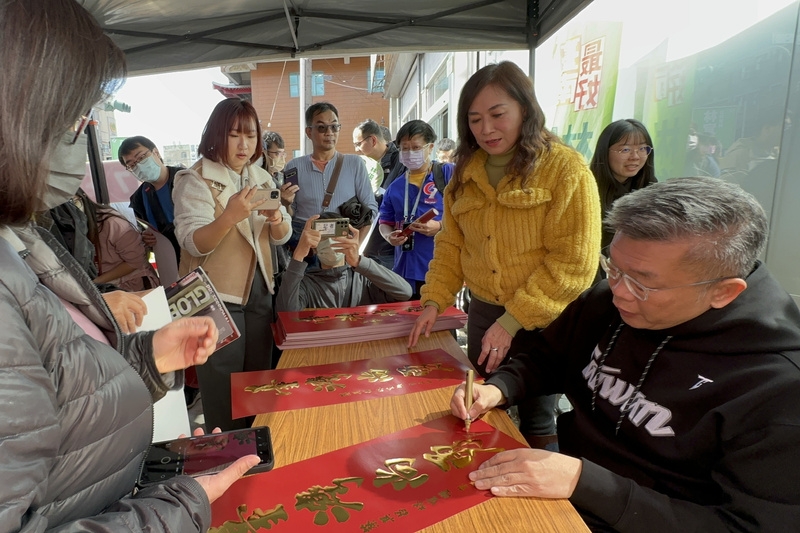 台南亞太國際棒球訓練中心近日竣工,外界好奇中華職棒正賽能否有場次在此舉行,對此,中職會長蔡其昌做出回應。(圖源:中央社記者楊思瑞攝)
