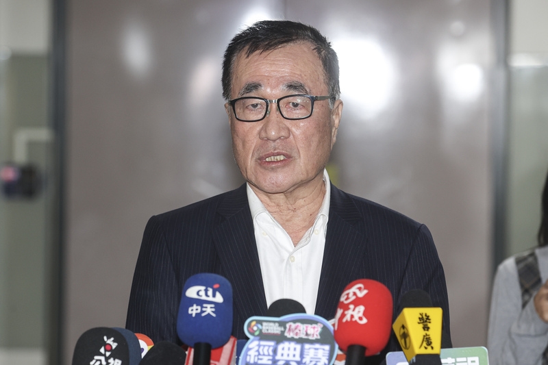 北市府15日召開京華城案專家學者會議，副市長李四川（圖）會後受訪表示，會前收到鼎越公司給建管處的函文，表示願意暫緩辦理20%容積獎勵。（中央社提供）