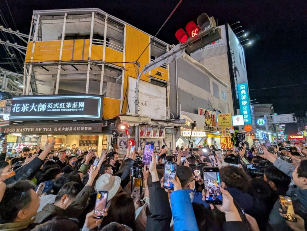 逢甲夜市塞爆。圖/中央社