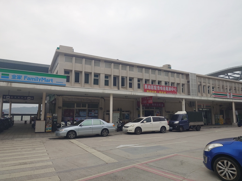 台馬海纜全斷,超商出現結帳緩慢狀況。圖/中央社