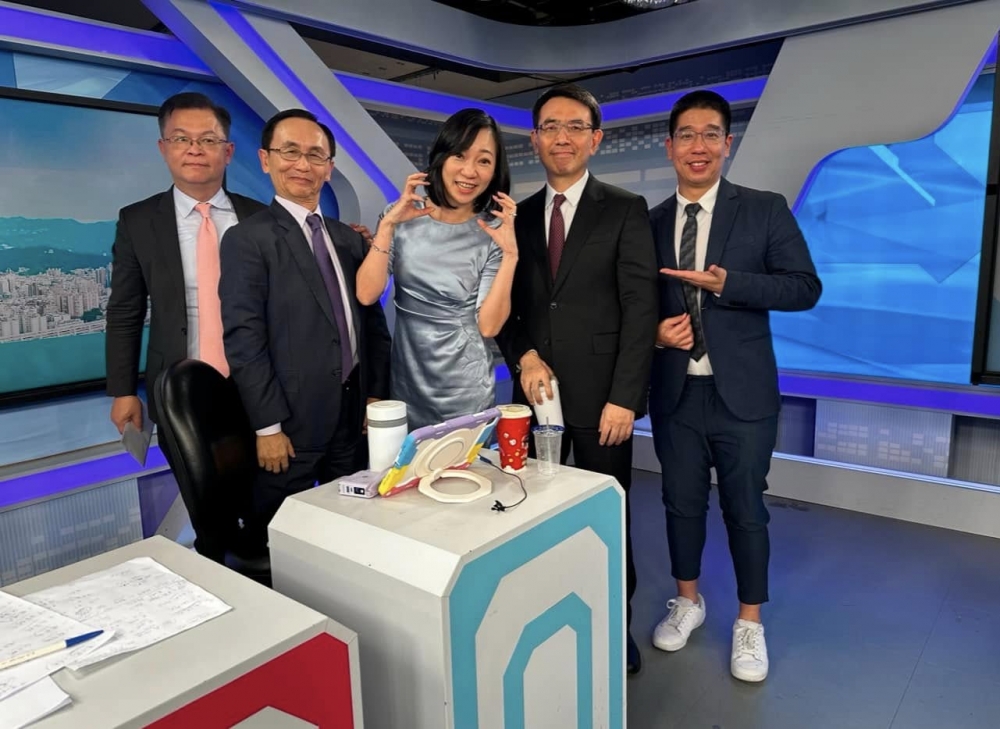 主持人劉寶傑請辭《關鍵時刻》，傳出原因是收視率不及同時段的李正皓，而擔任來賓長達11年的名嘴黃世聰則在社群上替戰友發聲並透露（圖源：黃世聰／Facebook）