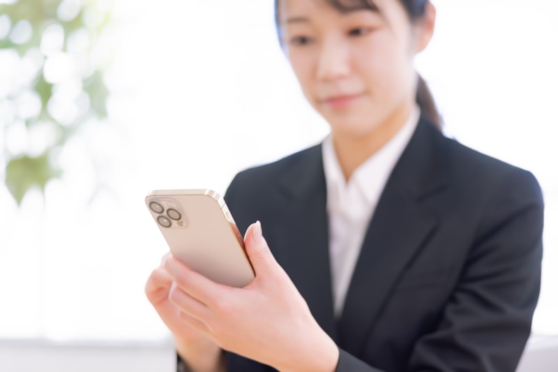iPhone示意圖(來源:pakutaso)