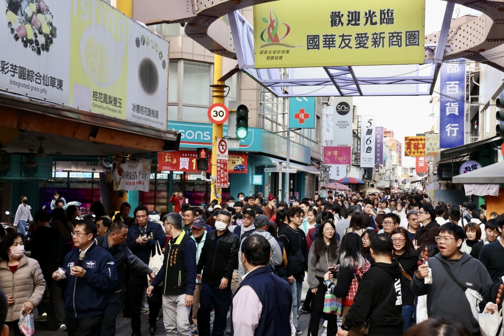 台灣總人口連13個月負成長。(圖/中央社)